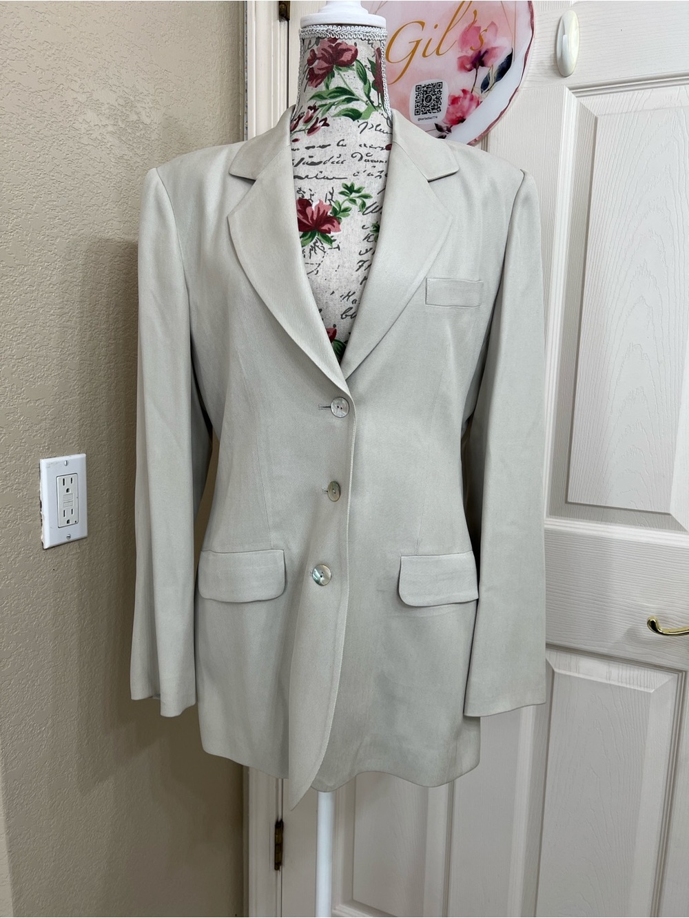 INC International Concepts Vintage 90s Silk Light Gray Single Breasted Blazer M